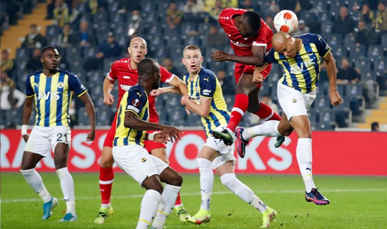 Fenerbahçeli Marcel Tisserand, milli takım kampında sakatlandı