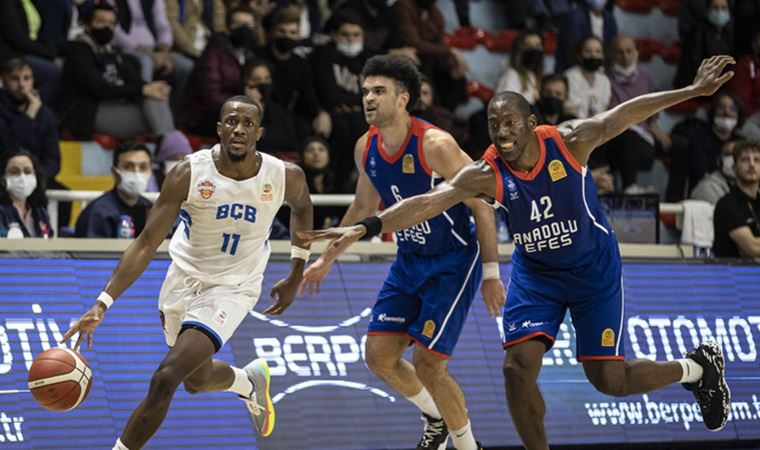 Anadolu Efes Büyükçekme deplasmanında rahat kazandı!