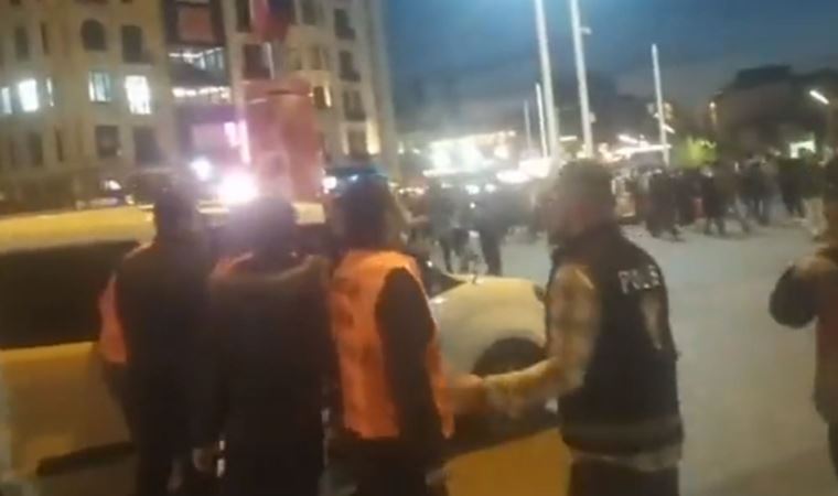 Taksim Meydanı'nda 'dolar' protestosu