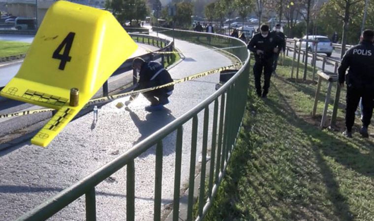 Üsküdar'da boşandığı eşine sokak ortasında kurşun yağdırdı