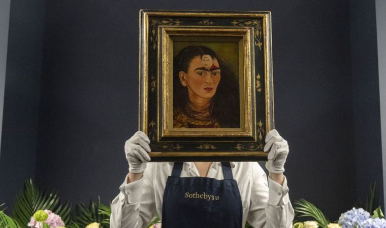 Frida Kahlo'nun otoportresi rekor fiyata satıldı