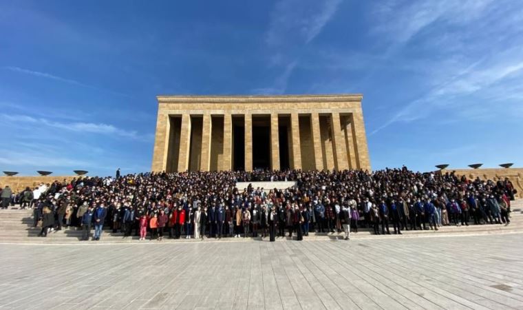 ÇYDD İzmir Gençleri Ata’nın huzurunda