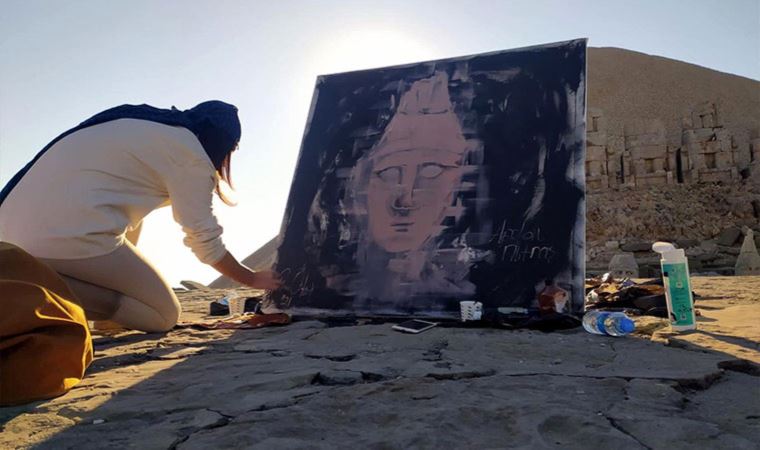 Ressam Fatma Öztürk'ten Nemrut Dağı'nda canlı performans