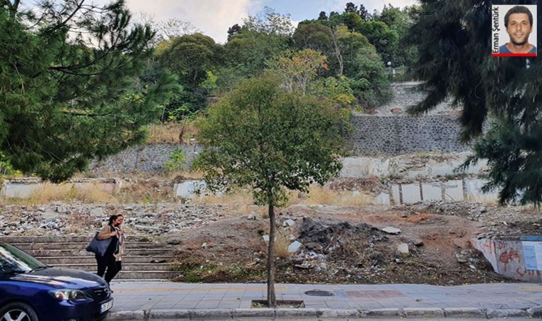 İzmir Atatürk İl Halk Kütüphanesi çürük diye yıkıldı, dört yıldır çivi çakılmadı