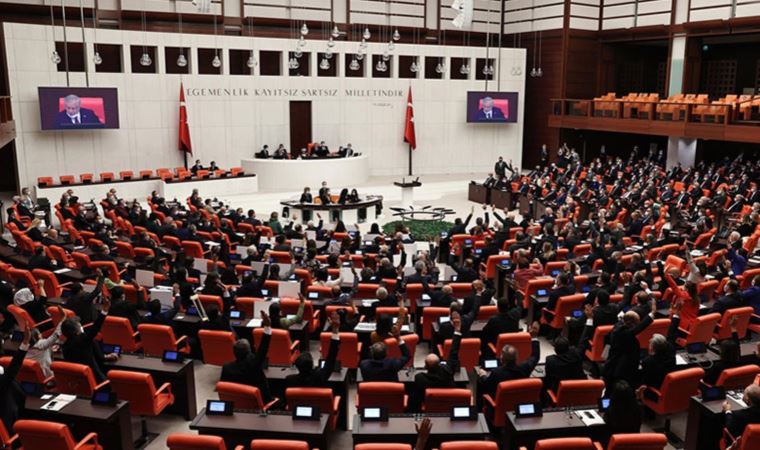 Son dakika... AKP'li Ünal: 5. Yargı Paketi'ni Meclis'e sunuyoruz