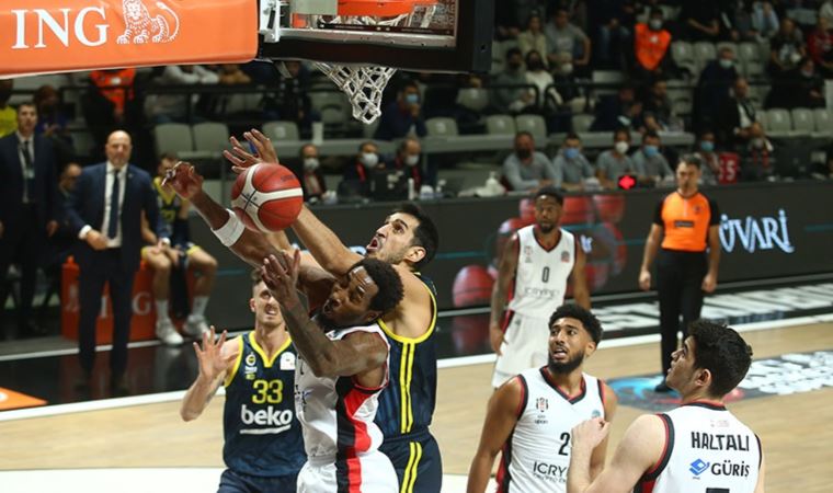 Fenerbahçe'den aynı gecede çifte derbi galibiyeti