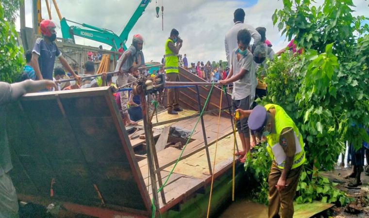 Sri Lanka'da feribot alabora oldu, en az 6 kişi yaşamını yitirdi