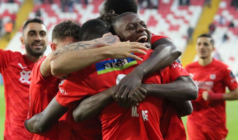 Max Gradel, sezonun en iyi performansını sergiledi