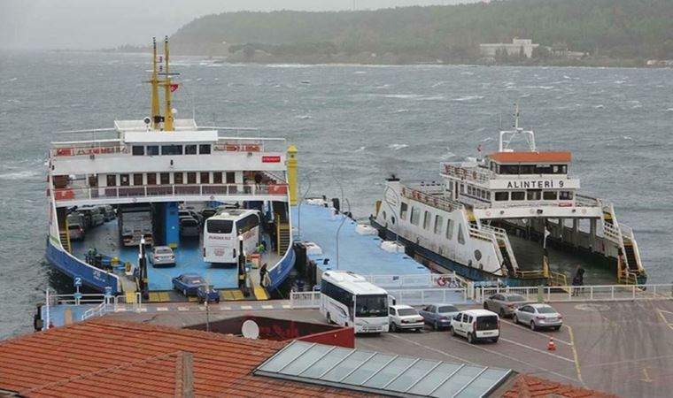 Çanakkale Boğazı'nda ulaşıma fırtına engeli