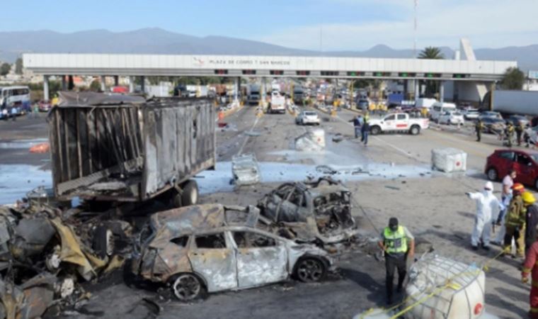 Meksika'da feci kaza: 19 kişi yaşamını yitirdi