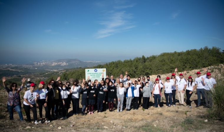 Kuşadası'nda Çağdaş Yaşam ormanı yeşeriyor