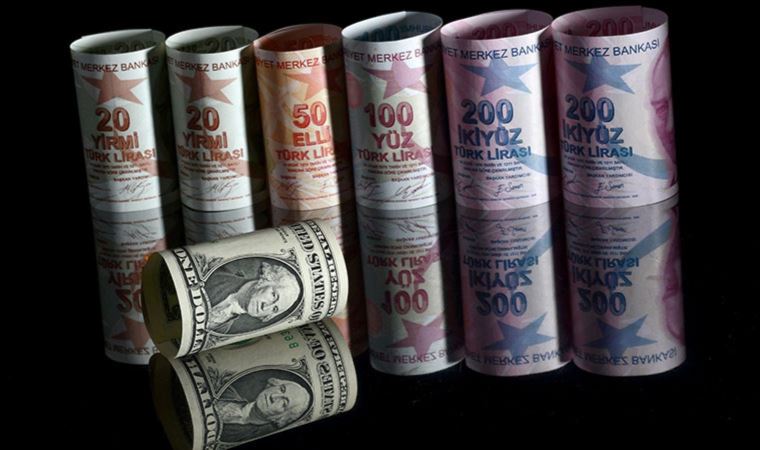 Turkish lira plummets to new low