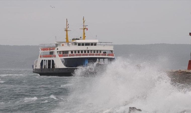 Bozcaada feribot seferlerine fırtına engeli