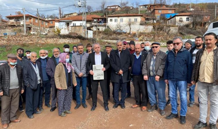 Manisa'da 6 yıldır bitmeyen yola tepki:  Azrail’le oyun oynuyoruz!