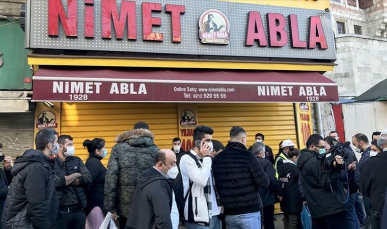 Enduring economic woes, Turks try their luck buying lottery tickets