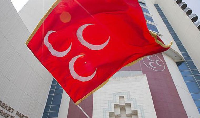 CHP ve İYİ Parti'den istifa eden 27 kişi MHP'ye geçti