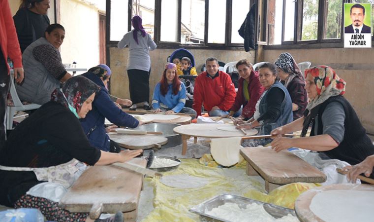 Tarsus'ta yurttaşlar ekmek dayanışması gösterdi