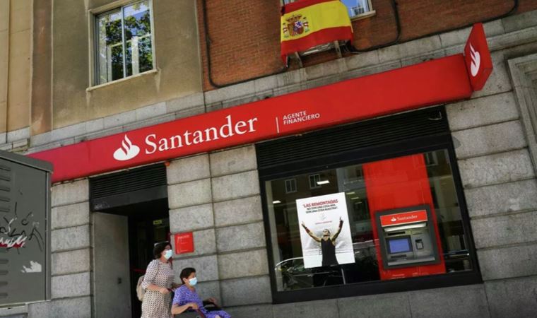 İspanya Merkezli Santander Bankası, müşterilerine yanlışlıkla 130 milyon sterlin dağıttı