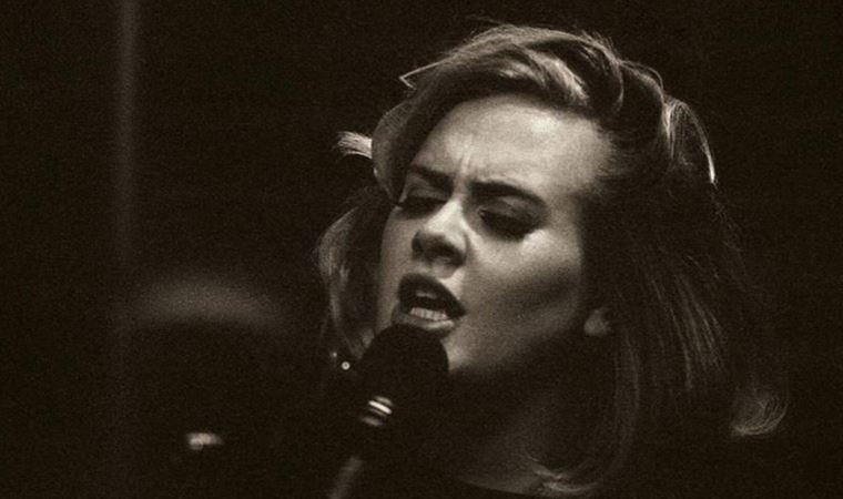 Adele'in yeni albümü neden tedarik krizini sebep oldu?