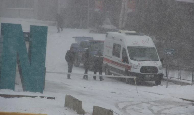 Meteoroloji uyarmıştı: Beklenen kar yağışı Erzurum’da başladı