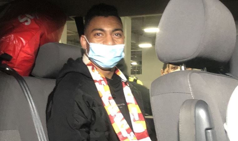 Galatasaray'ın yeni transferleri Mustafa ve Yedlin İstanbul'da