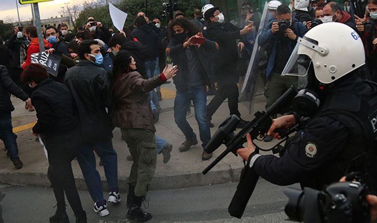 İzmit'te Boğaziçi eylemine polis müdahalesi: Gözaltılar var