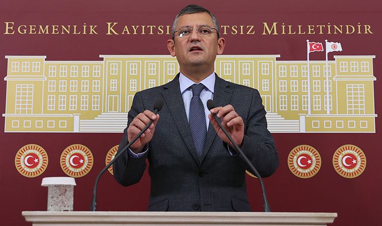 CHP'li Özgür Özel'den AKP'li Cahit Özkan'a 'Atatürk'lü, 'Yeniden Kuruluş Anayasası' yanıtı