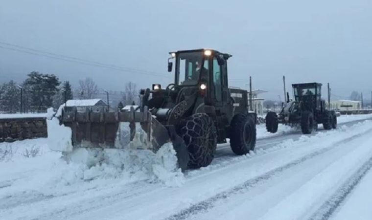 Yunanistan'da kar fırtınası: 4 kişi hayatını kaybetti