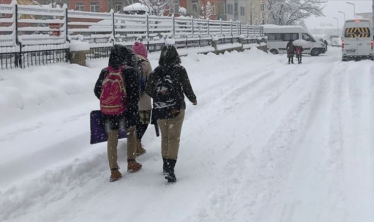 İstanbul'da yüz yüze eğitim bir gün daha ertelendi