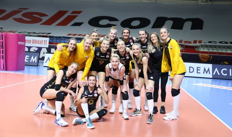 Fenerbahçe OPET'i yenen VakıfBank liderliği garantiledi