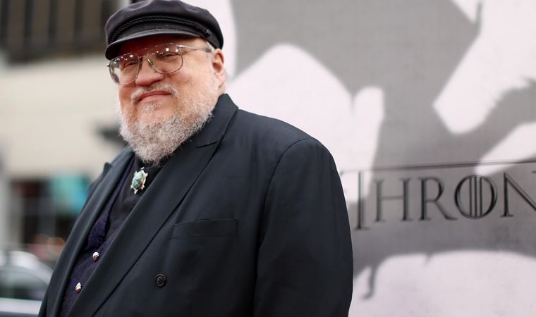 George R. R. Martin'den yeni dizi: 'Roadmarks' bilimkurgu romanını uyarlayacak