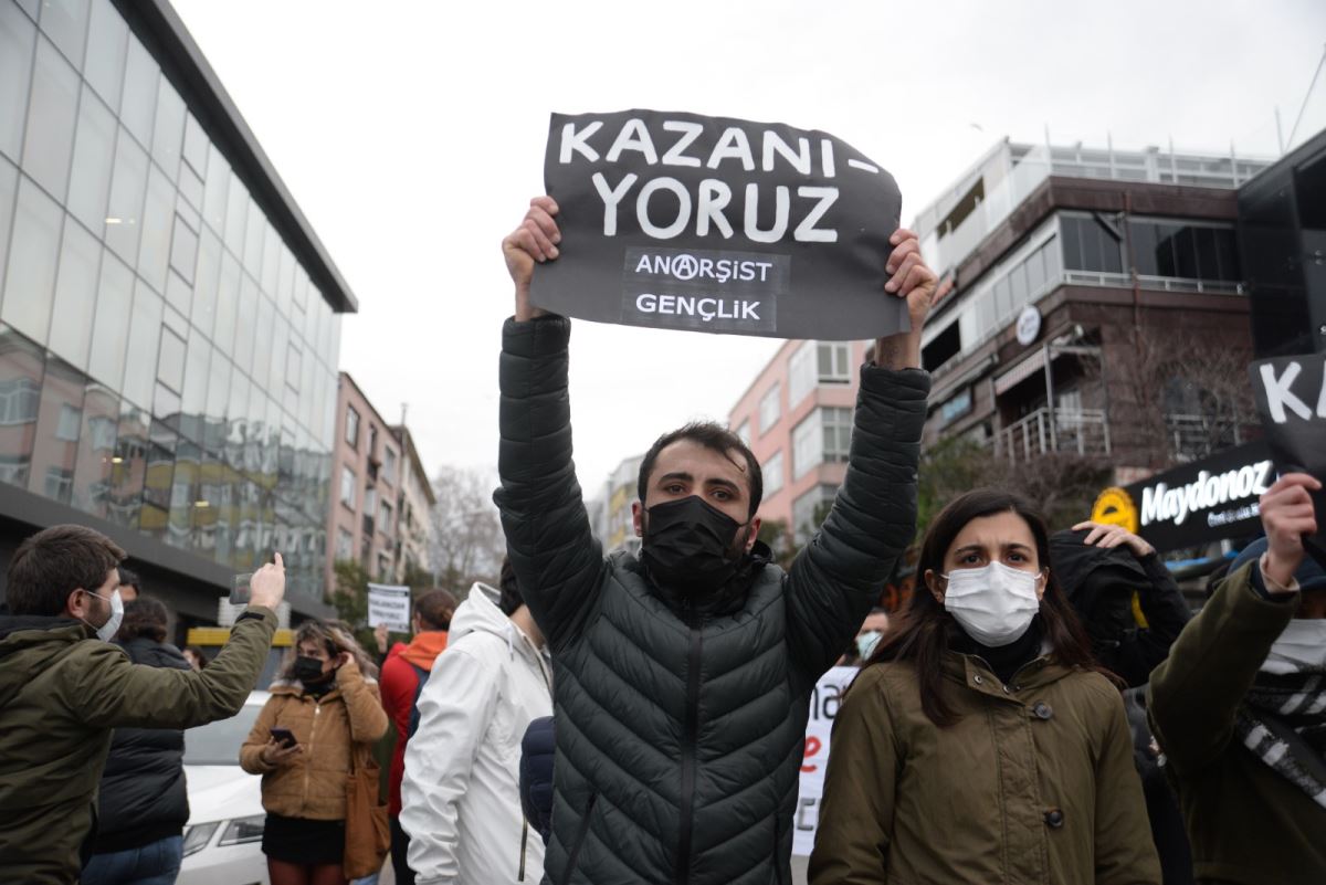 Kadıköy'de sert müdahale! Boğaziçi protestosundan çarpıcı görüntüler...