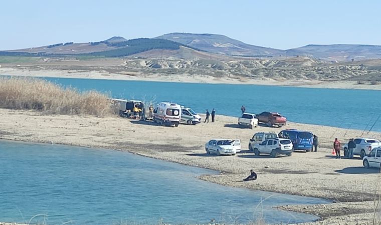 Şanlıurfa'da minibüste 1'i çocuk 3 kişinin cesedi bulundu