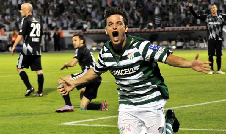 Bursaspor'dan Pablo Batalla heykeli