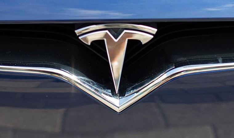 Çip krizi Tesla’yı vurdu: Üretime ara verildi