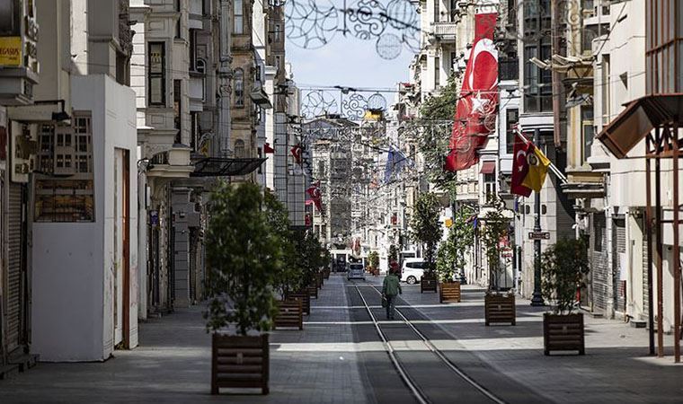 Bilim Kurulu Üyesi Turan: Alarm durumunda olmaya devam etmeliyiz