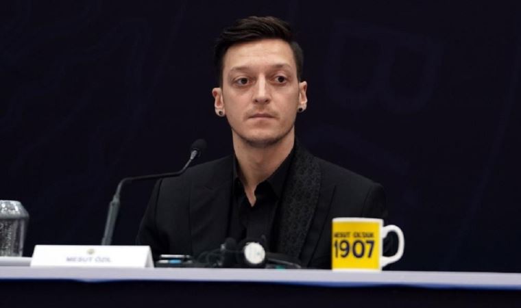 Transfer döneminde Fenerbahçeli Mesut Özil konuşuldu