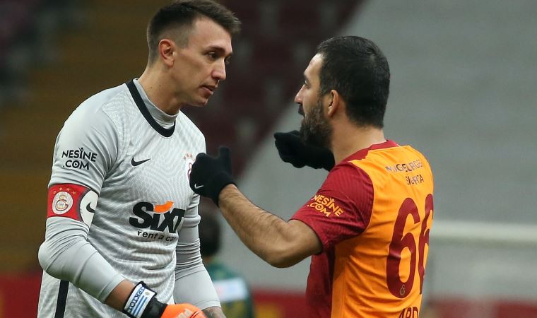 Galatasaray derbi hazırlıklarını tamamladı, Terim kararsız