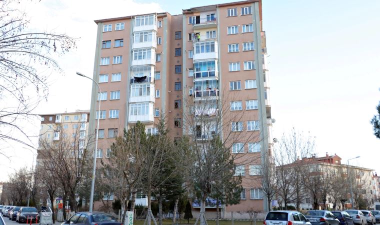 14 kişinin testi pozitif çıktı, 98 kişinin yaşadığı apartman karantinaya alındı