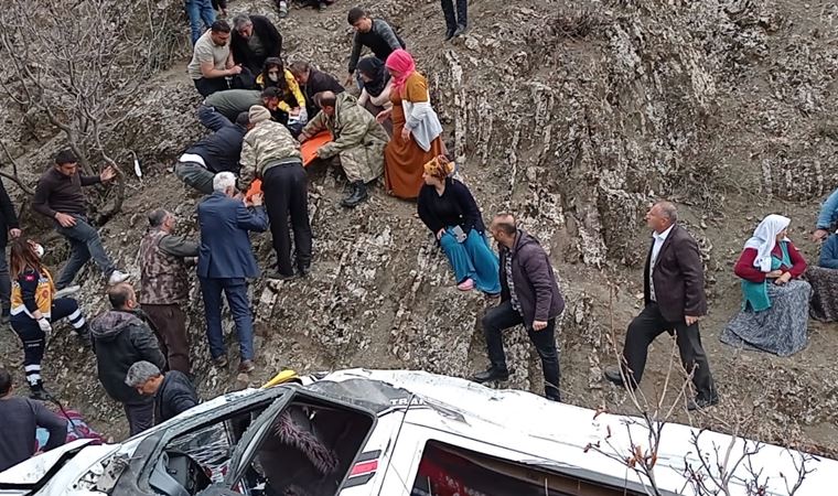 Batman'da öğrenci servisi uçurumdan yuvarlandı: 2 ölü, 26 yaralı