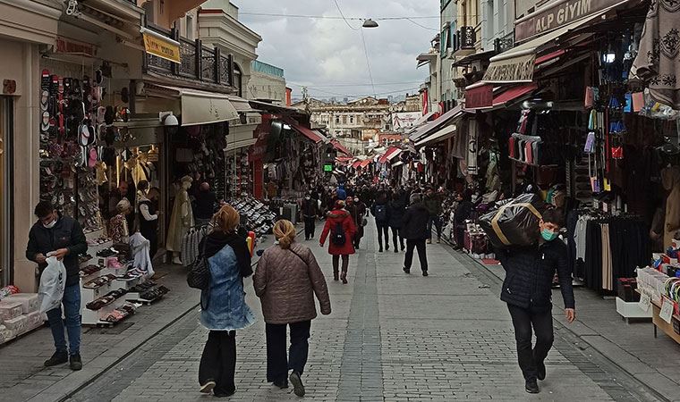 Kısıtlamasız geçen ilk hafta sokaklar doldu ancak alışveriş, esnafı memnun etmedi