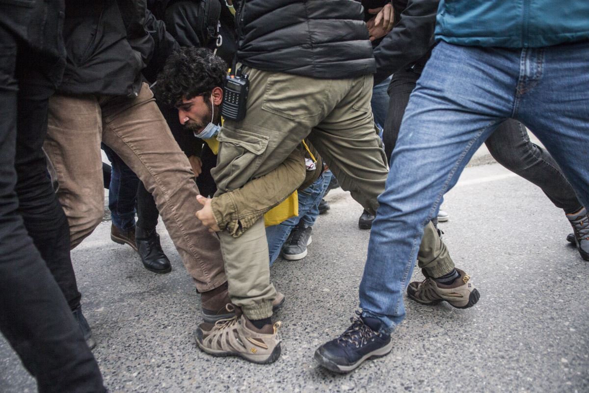 Kadıköy'de sert müdahale! Boğaziçi protestosundan çarpıcı görüntüler...