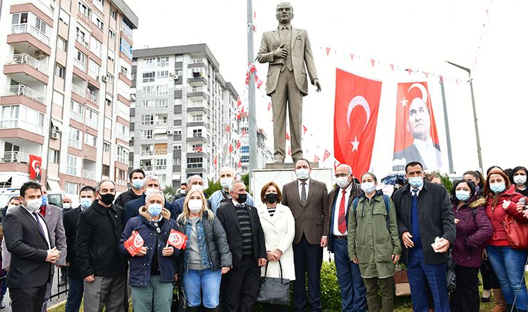 Çiğli'de Çanakkale Zaferi'nin anısına Atatürk heykeli açılıdı