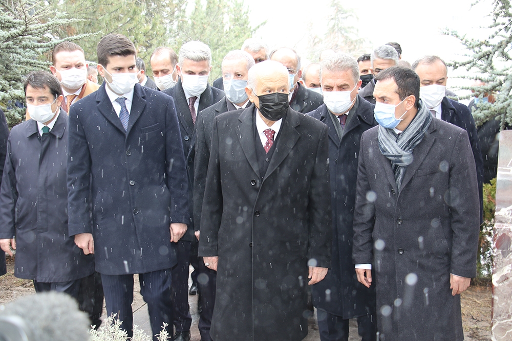 Bahçeli’den Anıtkabir'e ve Alparslan Türkeş’in mezarına ziyaret - Resim : 2