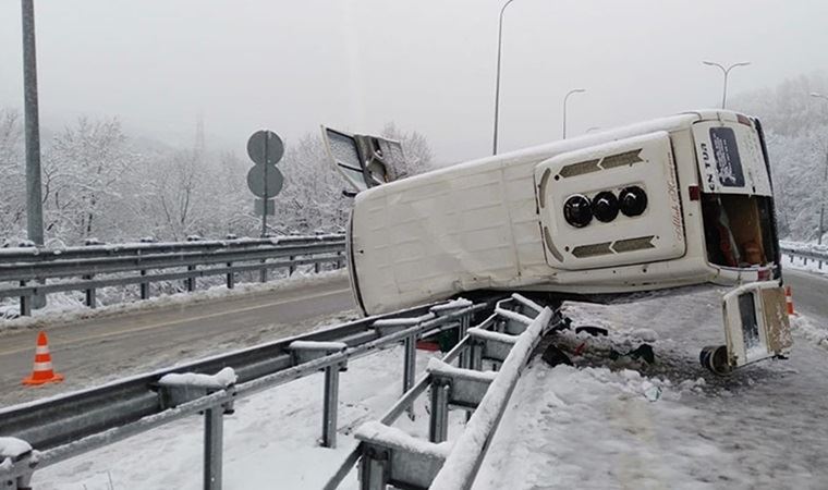 Bartın'da işçi servisi devrildi: 11 yaralı