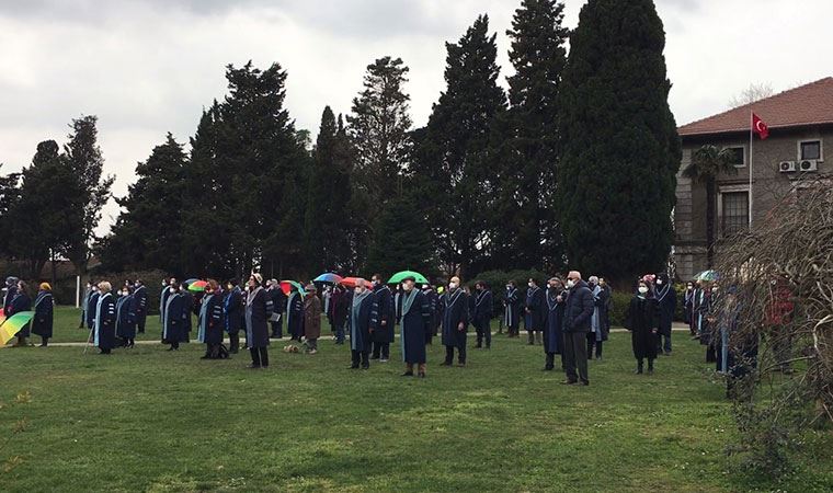 Boğaziçi akademisyenlerinden çağrı: Öğrencilerimiz serbest bırakılsın, polis şiddeti son bulsun