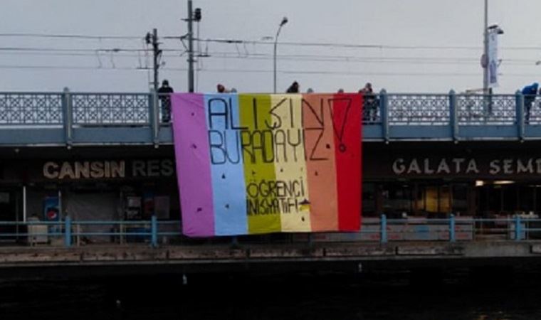 Galata Köprüsü'nde gökkuşağı bayrağı