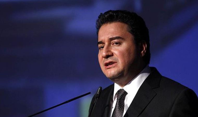 Babacan: Bu ülkede laiklik kadının kıyafeti üzerinden tartışıldı