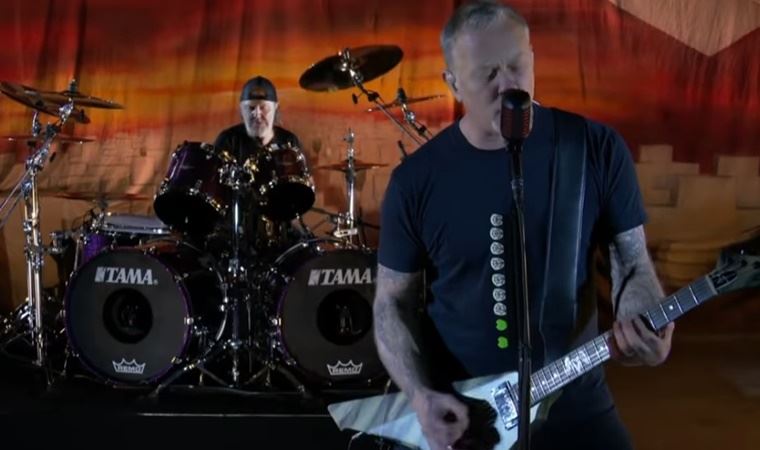 Metallica'dan 'Master of Puppets'ın 35. yaşına özel 'Battery' performansı