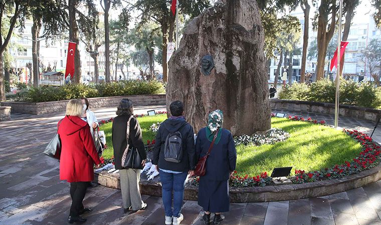 Zübeyde Hanım'ın kabrinde 8 Mart anması